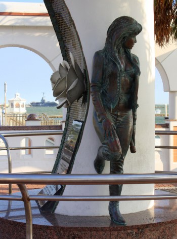 Selena memorial, Corpus Christi seawall