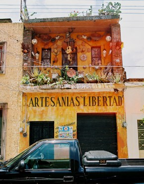 There are countless galleries and artisans' workshops here.