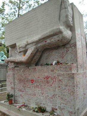 Oscar Wilde's grave, Père Lachaise cemetery