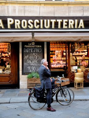 A grocery dedicate to Parma's favorites.